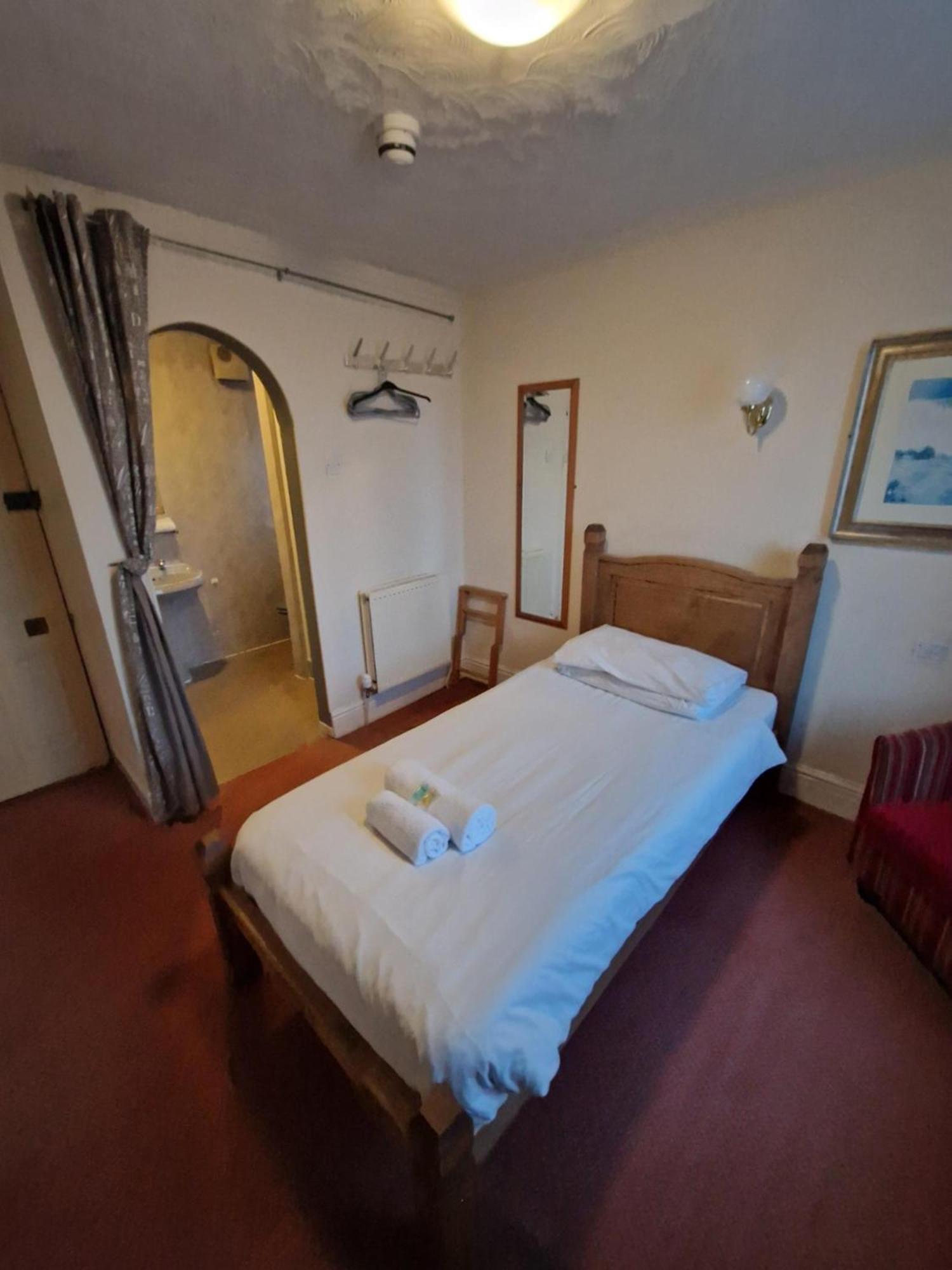 The Menai Hotel And Bar Bangor  Eksteriør bilde
