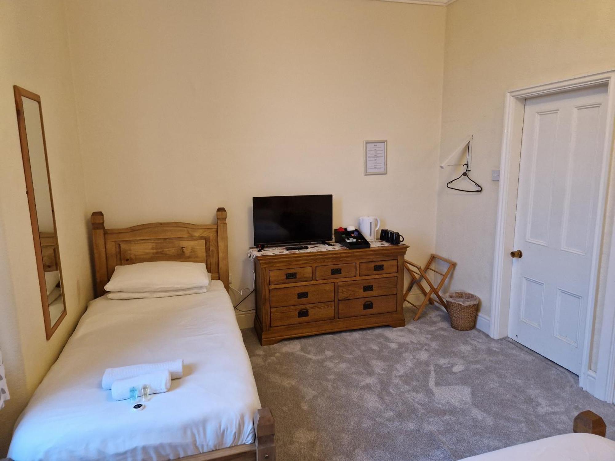 The Menai Hotel And Bar Bangor  Eksteriør bilde