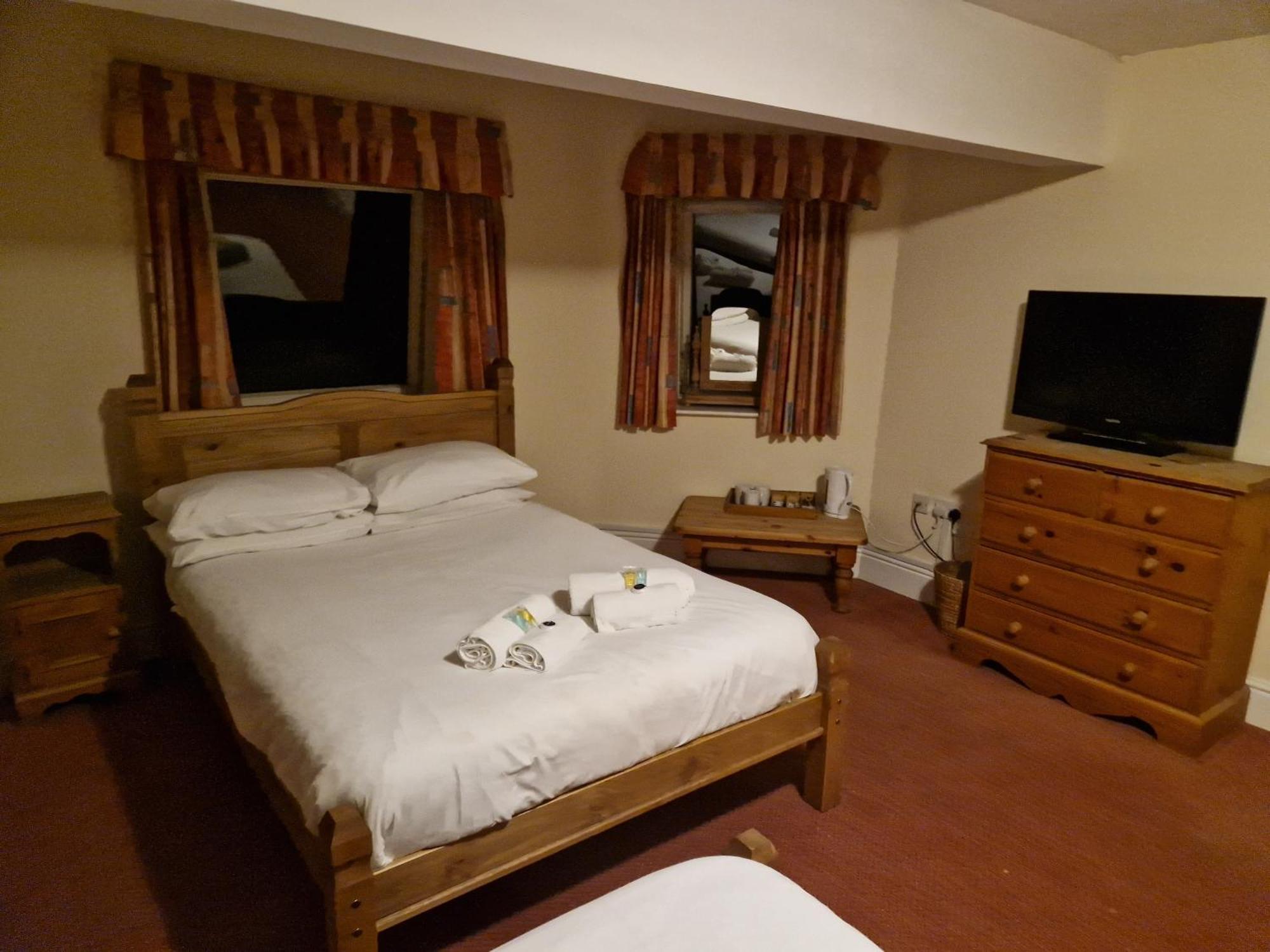 The Menai Hotel And Bar Bangor  Rom bilde