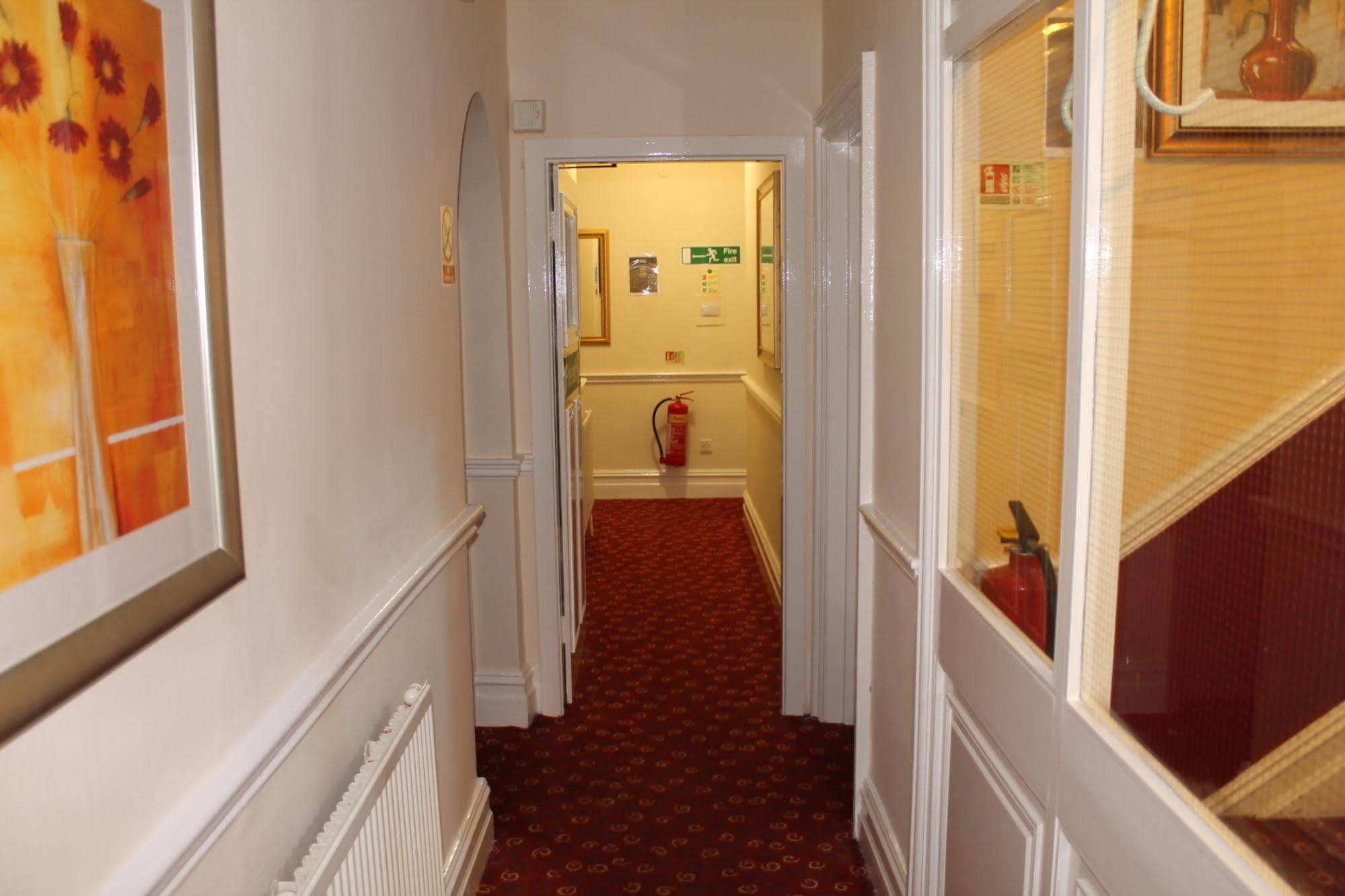 The Menai Hotel And Bar Bangor  Eksteriør bilde