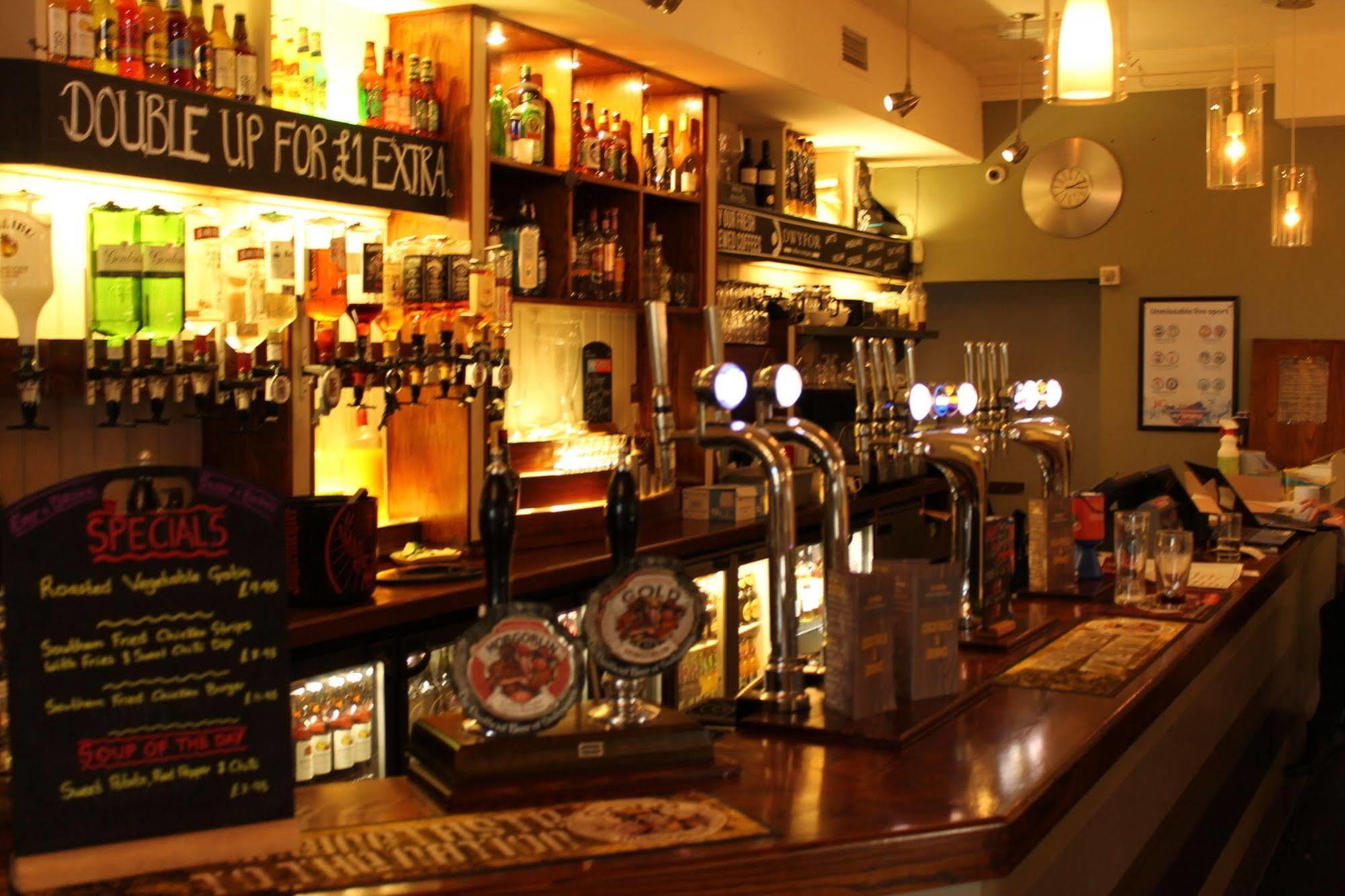 The Menai Hotel And Bar Bangor  Eksteriør bilde